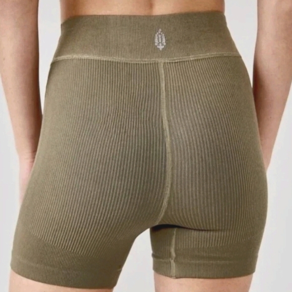 Free People Movement Free Throw Short Ribbed Army Green Women's Large - Picture 6 of 6